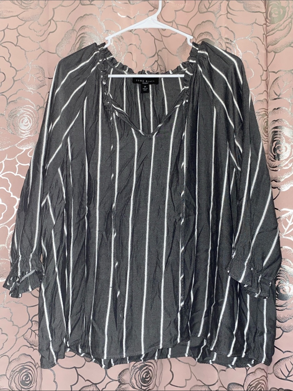 Como Black Woman Gray White Vertical Striped Ruffle Tie Neck Blouse Boho